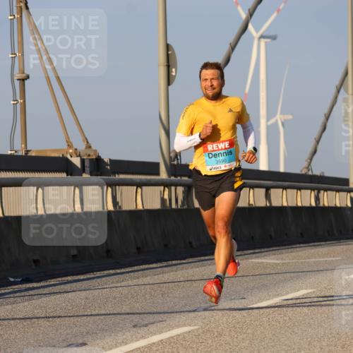 03.10.2025 - Köhlbrandbrückenlauf Strokosch-Dieckow http://msf.ph/oto/9104282 03.10.2025 09:29:09 Position 2 3590 meine-sportfotos.de
