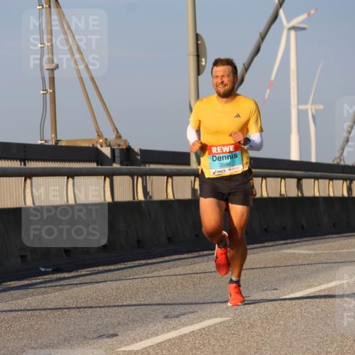 03.10.2025 - Köhlbrandbrückenlauf Strokosch-Dieckow http://msf.ph/oto/9104299 03.10.2025 09:29:09 Position 2 3590 meine-sportfotos.de