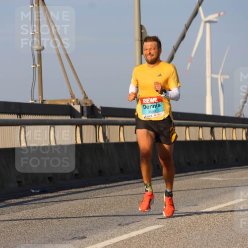 03.10.2025 - Köhlbrandbrückenlauf Strokosch-Dieckow http://msf.ph/oto/9104306 03.10.2025 09:29:09 Position 2 3590 meine-sportfotos.de