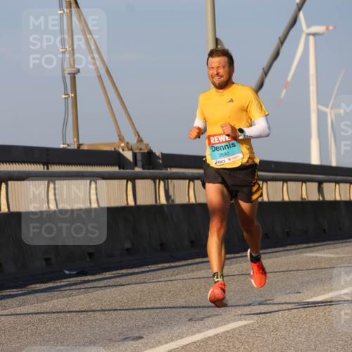 03.10.2025 - Köhlbrandbrückenlauf Strokosch-Dieckow http://msf.ph/oto/9104311 03.10.2025 09:29:10 Position 2 3590 meine-sportfotos.de