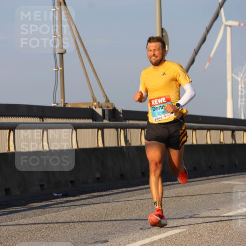 03.10.2025 - Köhlbrandbrückenlauf Strokosch-Dieckow http://msf.ph/oto/9104320 03.10.2025 09:29:10 Position 2 3590 meine-sportfotos.de