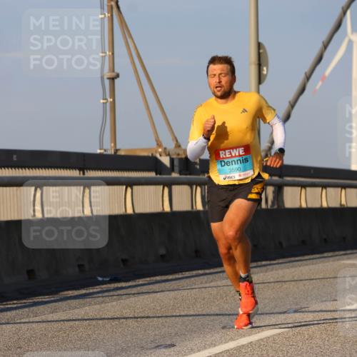 03.10.2025 - Köhlbrandbrückenlauf Strokosch-Dieckow http://msf.ph/oto/9104338 03.10.2025 09:29:10 Position 2 3590 meine-sportfotos.de