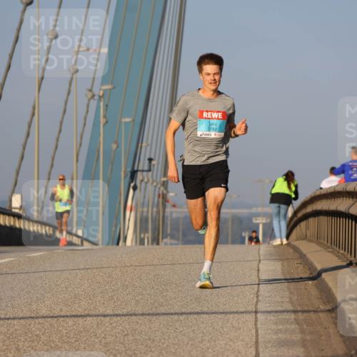 03.10.2025 - Köhlbrandbrückenlauf Strokosch-Dieckow http://msf.ph/oto/9104344 03.10.2025 09:29:30 Position 2 2 meine-sportfotos.de