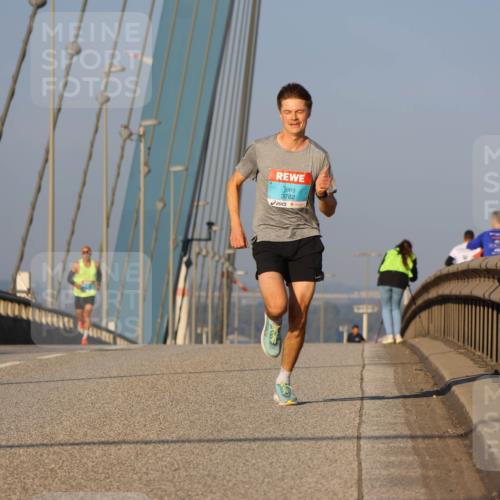 03.10.2025 - Köhlbrandbrückenlauf Strokosch-Dieckow http://msf.ph/oto/9104357 03.10.2025 09:29:30 Position 2  meine-sportfotos.de