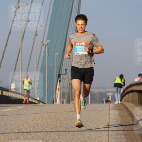 03.10.2025 - Köhlbrandbrückenlauf Strokosch-Dieckow http://msf.ph/oto/9104370 03.10.2025 09:29:31 Position 2 3782 meine-sportfotos.de