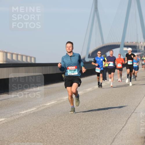 03.10.2025 - Köhlbrandbrückenlauf Lena Gebhardt http://msf.ph/oto/9104391 03.10.2025 09:38:38 Position 2 3350 meine-sportfotos.de