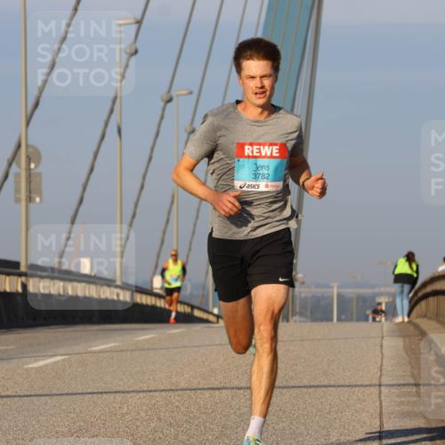 03.10.2025 - Köhlbrandbrückenlauf Strokosch-Dieckow http://msf.ph/oto/9104425 03.10.2025 09:29:33 Position 2 3782 meine-sportfotos.de