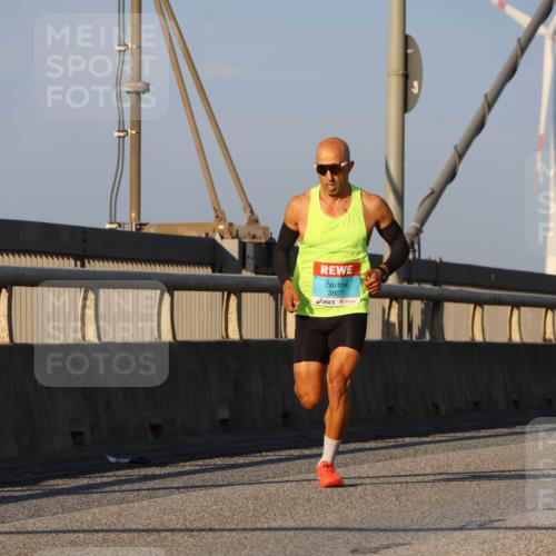 03.10.2025 - Köhlbrandbrückenlauf Strokosch-Dieckow http://msf.ph/oto/9104430 03.10.2025 09:29:45 Position 2 3807 meine-sportfotos.de