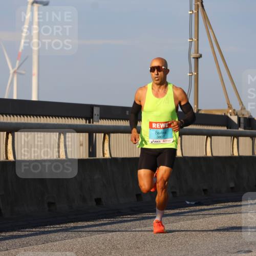 03.10.2025 - Köhlbrandbrückenlauf Strokosch-Dieckow http://msf.ph/oto/9104460 03.10.2025 09:29:47 Position 2 3807 meine-sportfotos.de