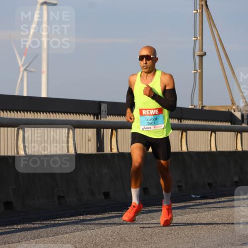 03.10.2025 - Köhlbrandbrückenlauf Strokosch-Dieckow http://msf.ph/oto/9104470 03.10.2025 09:29:47 Position 2 3807 meine-sportfotos.de