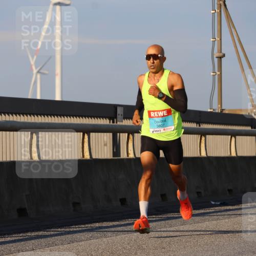 03.10.2025 - Köhlbrandbrückenlauf Strokosch-Dieckow http://msf.ph/oto/9104475 03.10.2025 09:29:47 Position 2 3807 meine-sportfotos.de