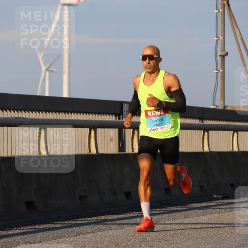 03.10.2025 - Köhlbrandbrückenlauf Strokosch-Dieckow http://msf.ph/oto/9104482 03.10.2025 09:29:47 Position 2 3807 meine-sportfotos.de