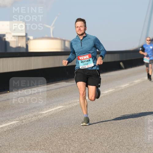 03.10.2025 - Köhlbrandbrückenlauf Lena Gebhardt http://msf.ph/oto/9104486 03.10.2025 09:38:40 Position 2 3350 meine-sportfotos.de