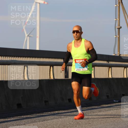 03.10.2025 - Köhlbrandbrückenlauf Strokosch-Dieckow http://msf.ph/oto/9104487 03.10.2025 09:29:47 Position 2 380 meine-sportfotos.de