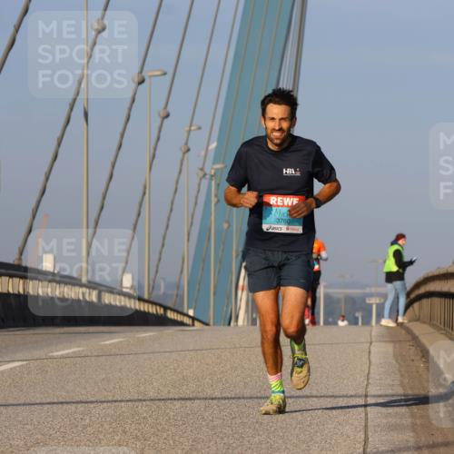 03.10.2025 - Köhlbrandbrückenlauf Strokosch-Dieckow http://msf.ph/oto/9104513 03.10.2025 09:30:06 Position 2 3760 meine-sportfotos.de