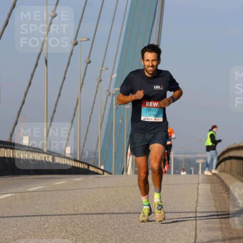 03.10.2025 - Köhlbrandbrückenlauf Strokosch-Dieckow http://msf.ph/oto/9104518 03.10.2025 09:30:06 Position 2 3760 meine-sportfotos.de