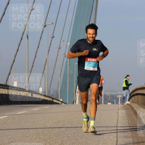 03.10.2025 - Köhlbrandbrückenlauf Strokosch-Dieckow http://msf.ph/oto/9104523 03.10.2025 09:30:06 Position 2 3760 meine-sportfotos.de