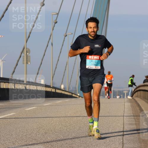 03.10.2025 - Köhlbrandbrückenlauf Strokosch-Dieckow http://msf.ph/oto/9104544 03.10.2025 09:30:07 Position 2 3760 meine-sportfotos.de