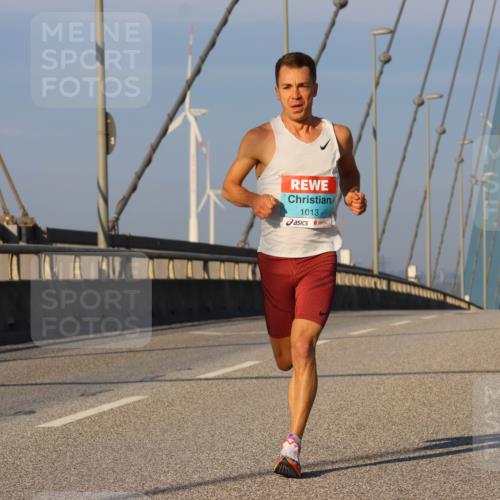 03.10.2025 - Köhlbrandbrückenlauf Strokosch-Dieckow http://msf.ph/oto/9104619 03.10.2025 09:30:21 Position 2 1013 meine-sportfotos.de