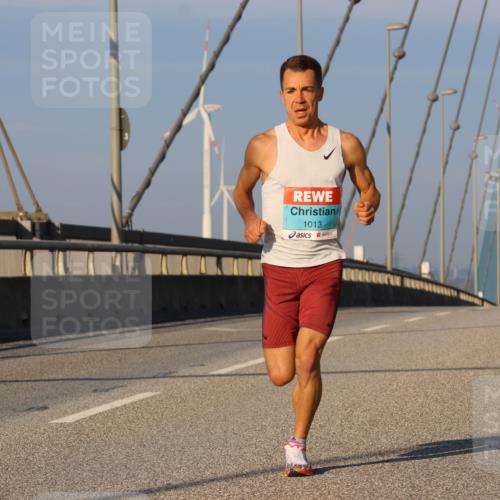 03.10.2025 - Köhlbrandbrückenlauf Strokosch-Dieckow http://msf.ph/oto/9104626 03.10.2025 09:30:21 Position 2 1013 meine-sportfotos.de