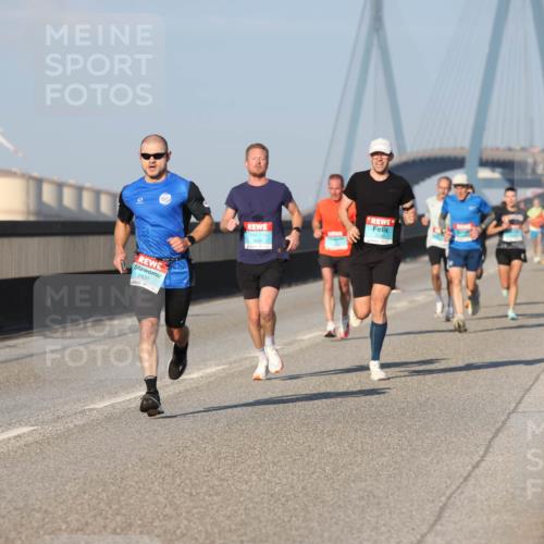 03.10.2025 - Köhlbrandbrückenlauf Lena Gebhardt http://msf.ph/oto/9104645 03.10.2025 09:38:45 Position 2 2937 meine-sportfotos.de