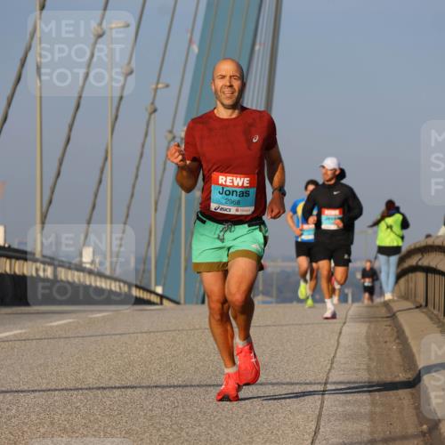 03.10.2025 - Köhlbrandbrückenlauf Strokosch-Dieckow http://msf.ph/oto/9104689 03.10.2025 09:31:05 Position 2 2968 meine-sportfotos.de
