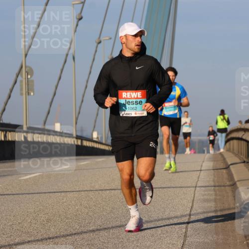03.10.2025 - Köhlbrandbrückenlauf Strokosch-Dieckow http://msf.ph/oto/9104768 03.10.2025 09:31:12 Position 2 1062, 247 meine-sportfotos.de
