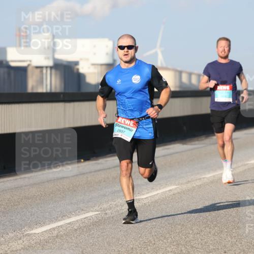 03.10.2025 - Köhlbrandbrückenlauf Lena Gebhardt http://msf.ph/oto/9104774 03.10.2025 09:38:47 Position 2 2937 meine-sportfotos.de
