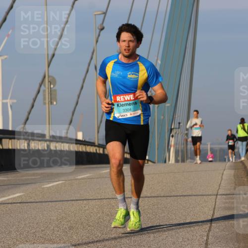 03.10.2025 - Köhlbrandbrückenlauf Strokosch-Dieckow http://msf.ph/oto/9104824 03.10.2025 09:31:16 Position 2 3304 meine-sportfotos.de