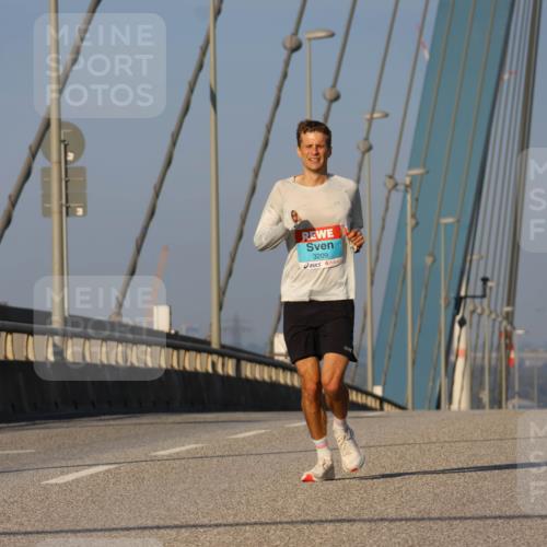 03.10.2025 - Köhlbrandbrückenlauf Strokosch-Dieckow http://msf.ph/oto/9104846 03.10.2025 09:31:23 Position 2 3209 meine-sportfotos.de