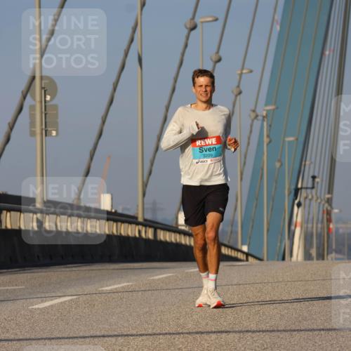 03.10.2025 - Köhlbrandbrückenlauf Strokosch-Dieckow http://msf.ph/oto/9104854 03.10.2025 09:31:24 Position 2 3209 meine-sportfotos.de