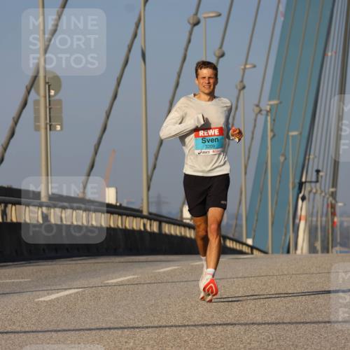 03.10.2025 - Köhlbrandbrückenlauf Strokosch-Dieckow http://msf.ph/oto/9104859 03.10.2025 09:31:24 Position 2 3209 meine-sportfotos.de