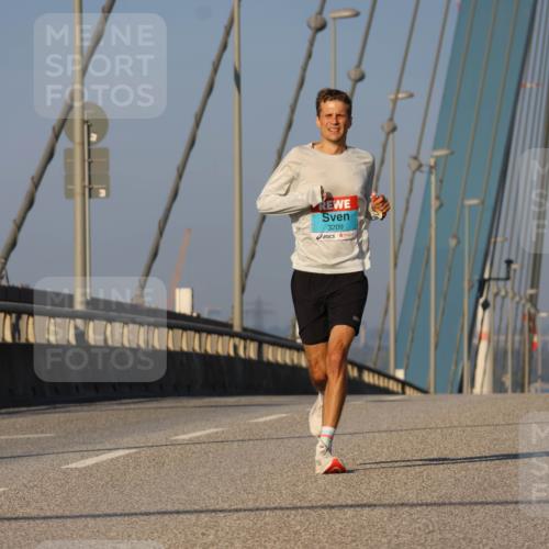 03.10.2025 - Köhlbrandbrückenlauf Strokosch-Dieckow http://msf.ph/oto/9104865 03.10.2025 09:31:24 Position 2 3209 meine-sportfotos.de