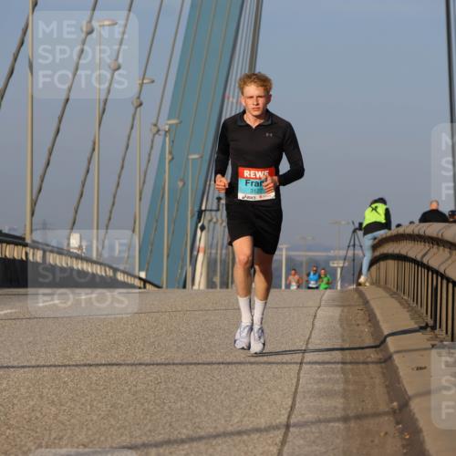 03.10.2025 - Köhlbrandbrückenlauf Strokosch-Dieckow http://msf.ph/oto/9104894 03.10.2025 09:31:33 Position 2 3127 meine-sportfotos.de