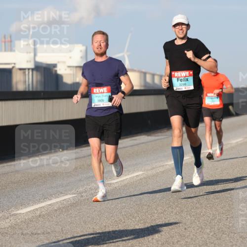 03.10.2025 - Köhlbrandbrückenlauf Lena Gebhardt http://msf.ph/oto/9104906 03.10.2025 09:38:49 Position 2 3809, 3299 meine-sportfotos.de