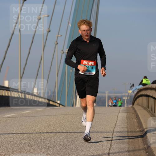 03.10.2025 - Köhlbrandbrückenlauf Strokosch-Dieckow http://msf.ph/oto/9104908 03.10.2025 09:31:34 Position 2 127 meine-sportfotos.de