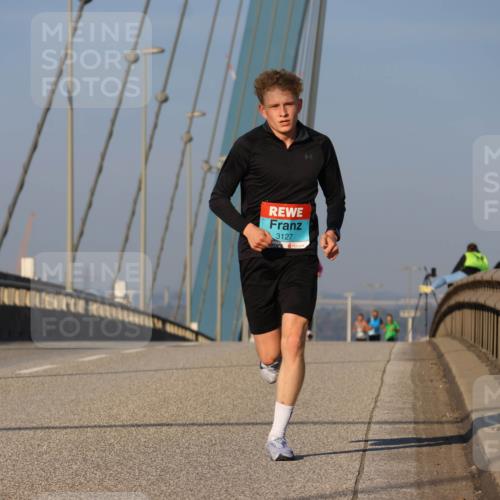 03.10.2025 - Köhlbrandbrückenlauf Strokosch-Dieckow http://msf.ph/oto/9104915 03.10.2025 09:31:34 Position 2 3127 meine-sportfotos.de