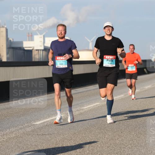 03.10.2025 - Köhlbrandbrückenlauf Lena Gebhardt http://msf.ph/oto/9104917 03.10.2025 09:38:49 Position 2 3809, 3299 meine-sportfotos.de