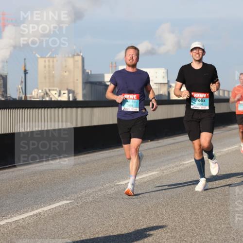 03.10.2025 - Köhlbrandbrückenlauf Lena Gebhardt http://msf.ph/oto/9104942 03.10.2025 09:38:50 Position 2 3809, 3299 meine-sportfotos.de