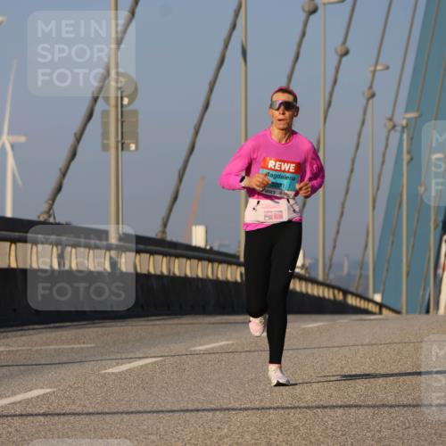 03.10.2025 - Köhlbrandbrückenlauf Strokosch-Dieckow http://msf.ph/oto/9104953 03.10.2025 09:31:47 Position 2 3208 meine-sportfotos.de