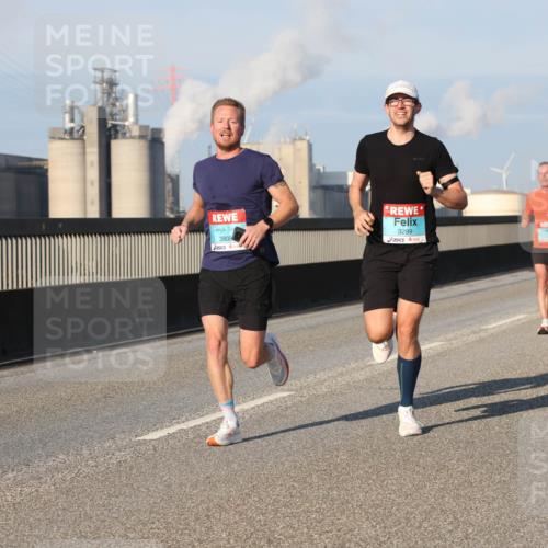 03.10.2025 - Köhlbrandbrückenlauf Lena Gebhardt http://msf.ph/oto/9105017 03.10.2025 09:38:51 Position 2 38094, 3299 meine-sportfotos.de
