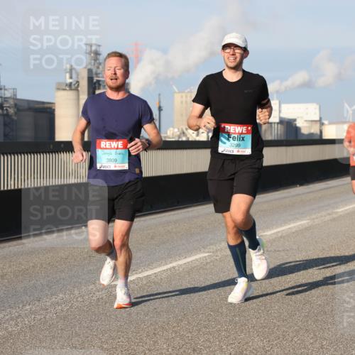 03.10.2025 - Köhlbrandbrückenlauf Lena Gebhardt http://msf.ph/oto/9105057 03.10.2025 09:38:51 Position 2 3809, 3299 meine-sportfotos.de