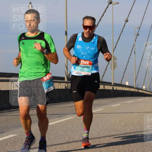 03.10.2025 - Köhlbrandbrückenlauf Strokosch-Dieckow http://msf.ph/oto/9105060 03.10.2025 09:32:09 Position 2 2700, 7, 1041 meine-sportfotos.de