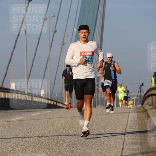03.10.2025 - Köhlbrandbrückenlauf Strokosch-Dieckow http://msf.ph/oto/9105139 03.10.2025 09:32:36 Position 2  meine-sportfotos.de