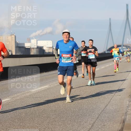 03.10.2025 - Köhlbrandbrückenlauf Lena Gebhardt http://msf.ph/oto/9105148 03.10.2025 09:38:54 Position 2 1012, 3248 meine-sportfotos.de