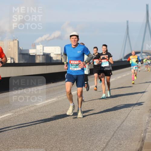 03.10.2025 - Köhlbrandbrückenlauf Lena Gebhardt http://msf.ph/oto/9105162 03.10.2025 09:38:54 Position 2 1012, 3248 meine-sportfotos.de