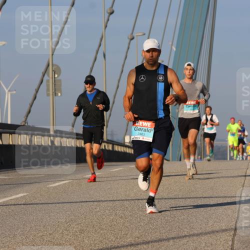 03.10.2025 - Köhlbrandbrückenlauf Strokosch-Dieckow http://msf.ph/oto/9105178 03.10.2025 09:32:42 Position 2 3463 meine-sportfotos.de