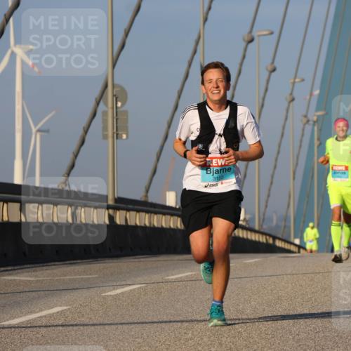 03.10.2025 - Köhlbrandbrückenlauf Strokosch-Dieckow http://msf.ph/oto/9105242 03.10.2025 09:32:52 Position 2 3153 meine-sportfotos.de