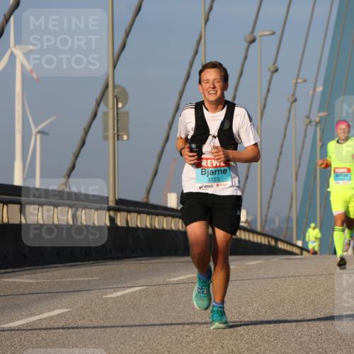 03.10.2025 - Köhlbrandbrückenlauf Strokosch-Dieckow http://msf.ph/oto/9105245 03.10.2025 09:32:52 Position 2 3153 meine-sportfotos.de