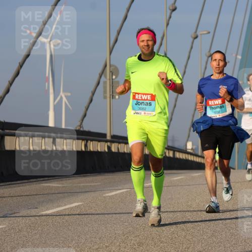 03.10.2025 - Köhlbrandbrückenlauf Strokosch-Dieckow http://msf.ph/oto/9105276 03.10.2025 09:32:57 Position 2 3082, 1032 meine-sportfotos.de